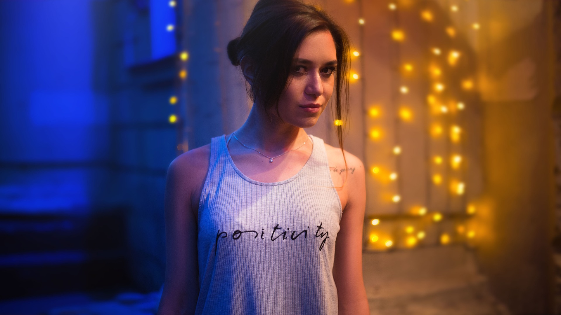 Fashion Store -Fashion Store girl in t shirt 1401603 1920